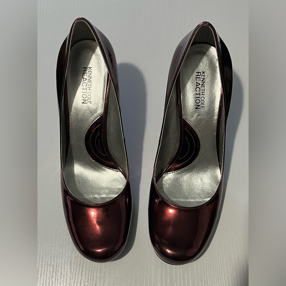 Kenneth Cole Cranberry Colored Heels